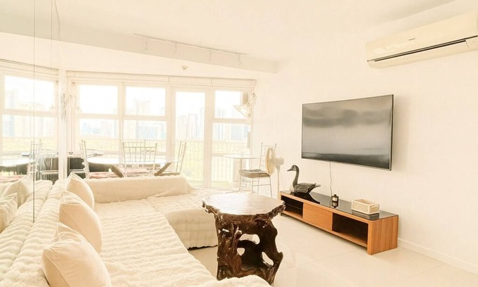 Pinagsama Apartment | A Taste of Venice: Two Bedroom Apartment with Stunning Views
