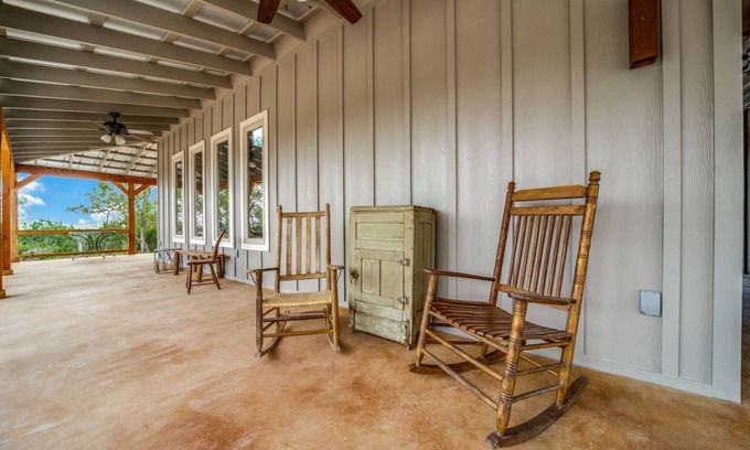 Comfort House | A Texas Hill Country getaway with breathtaking views.