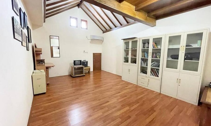 Kebayoran Lama House | A Three Story House in City Center