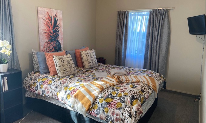 Palmerston North Bed & Breakfast | A Touch of Elegance.