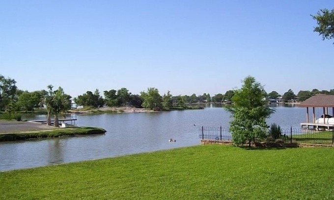 Granite Shoals House | A Touch of Texas. Stunning Lakehouse on three lots. Huge yard and Patio Deck