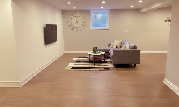 Cooksville Apartment | A truly gem apartment, luxurious and stylish