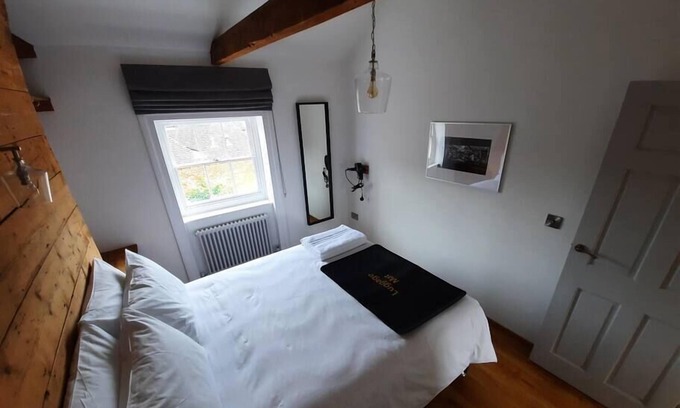 Canterbury House | A Unique space in the heart of Canterbury offering 4 suites and 2 rooms