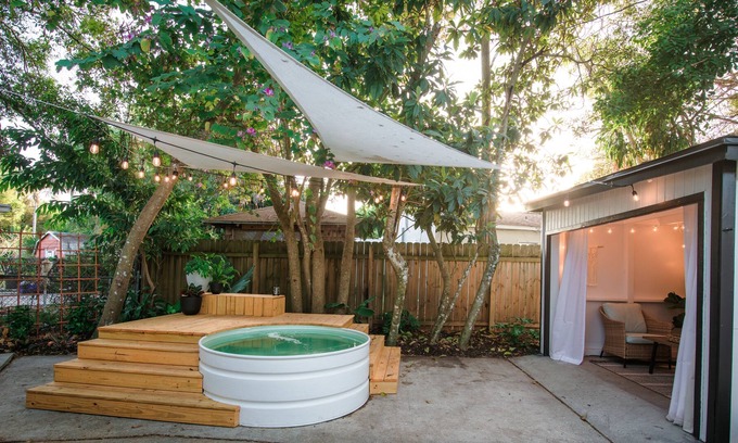 Vero Beach House | A Vero Oasis-Soaking pool, lanai w/ amenities