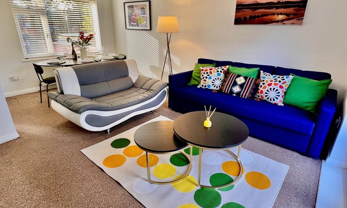 Radbourne House | A vibrant 3-bedroom house with ample parking in Derby
