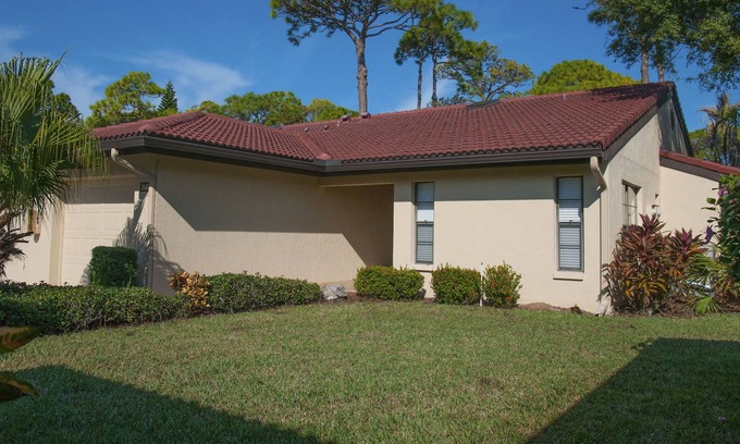 Sarasota Villa | A villa in a resort community