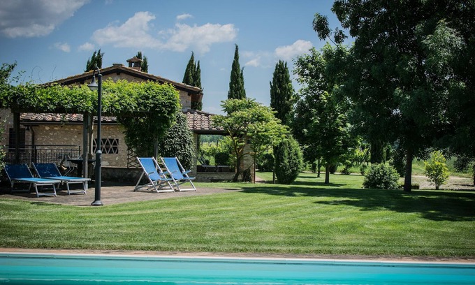 Abbadia a Isola Villa | A Villa With a View of Monteriggioni and a Private Swimming Pool