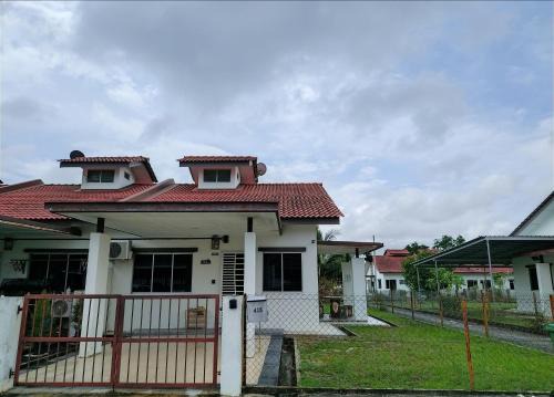 Lutong House | A&W Homestay, Vista Perdana, Miri