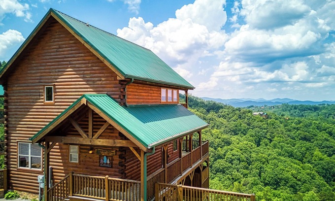 Gatlinburg - Pigeon Forge Cabin | A Walk In The Clouds Breathtaking View Pool Three Decks Game Room For Kids To!