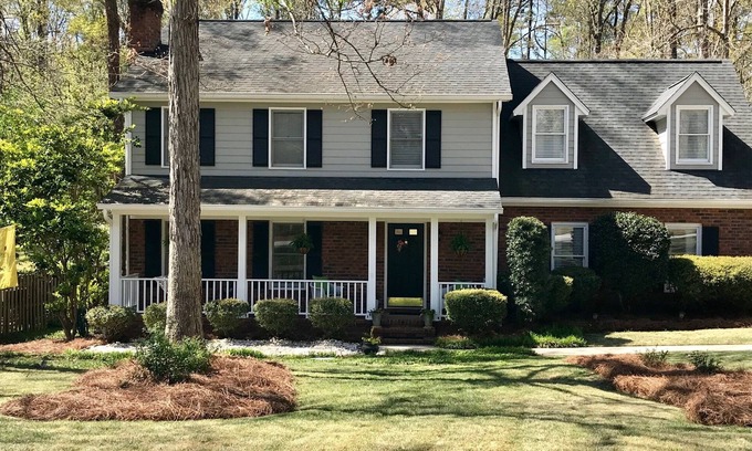 Martinez House | A welcoming Master's Rental convenient to course! An easy 4 miles!