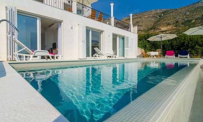 Mlini House | A wonderful poolside, 5 bedroom villa, ideal for your family vacation!