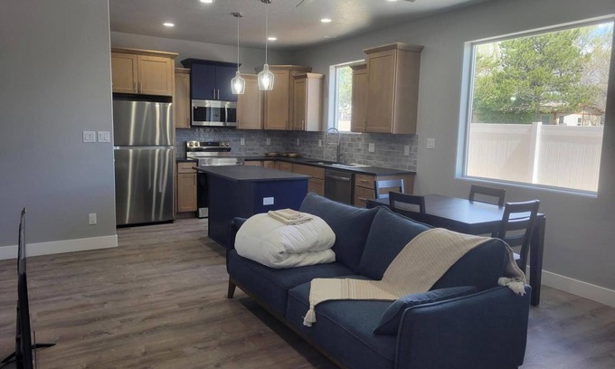 Elko House | A Wonderful Vacation on a BRANDNEW Modern Townhome! Peaceful, Charming, Spacious
