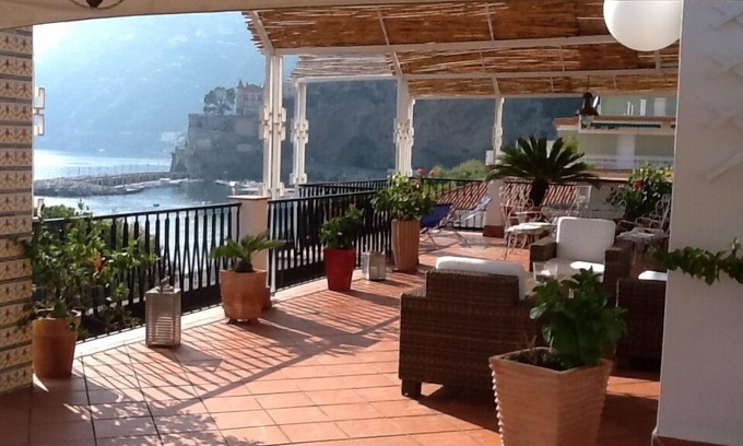 Maiori Apartment | A Wonderful Waterfront Apartment in the Heart of the Amalfi Coast