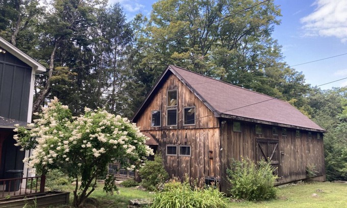 Monterey House | A Writer's Retreat at The Barn
