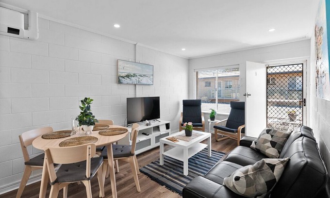 Adelaide Apartment | *A1 location & lifestyle @ tranquil seaside shores