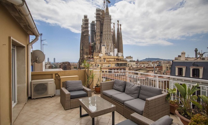 La Sagrada Familia Apartment | A1MAR1023 Breathtaking rooftop in Sagrada Familia