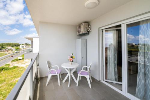 Mejasi Apartment | A2 - modern apt with the terrace & sea view