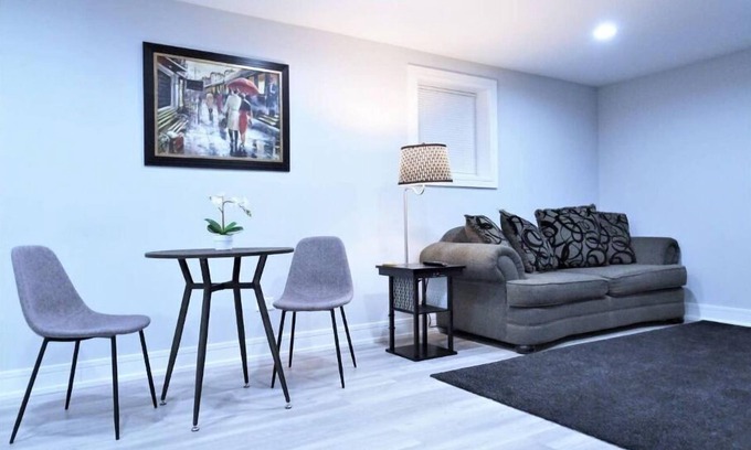 Forest Park House | A5 Luxurious Garden Unit Near Chicago
