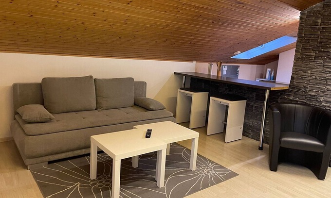 Hattenhofen Apartment | A8 Hattenhofen, Göppingen, Stuttgart airport as near Metzingen