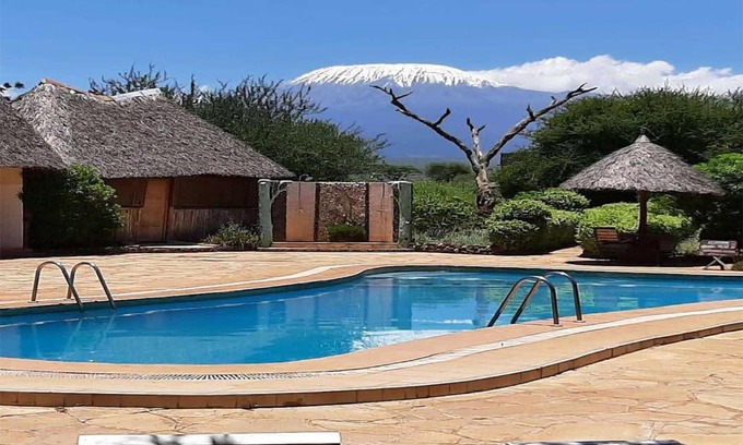 Amboseli Hotel | AA Lodge Amboseli