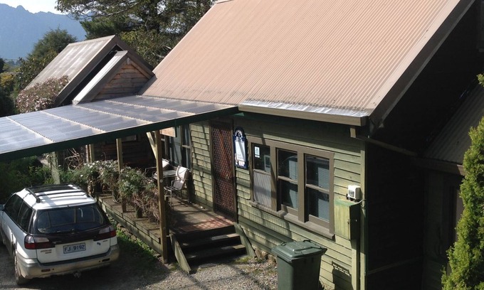 Promised Land Cottage | AAA Granary Accomm - 2 Storey- 2 bedroom Cottage