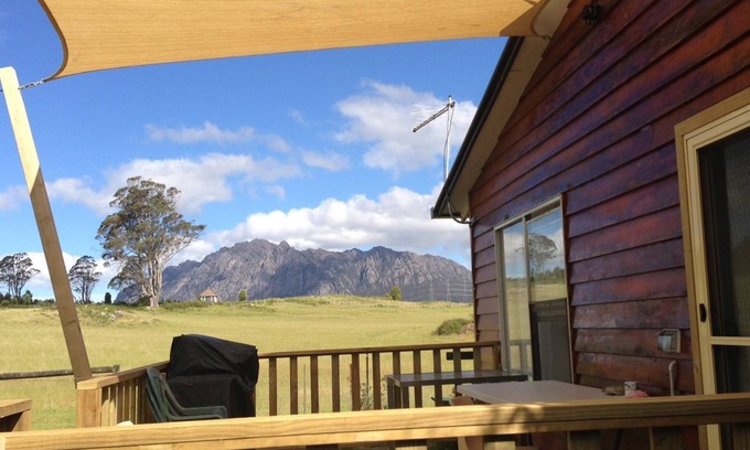 Promised Land Cottage | AAA Granary Accomm - T-tree 3 bedroom Cottage
