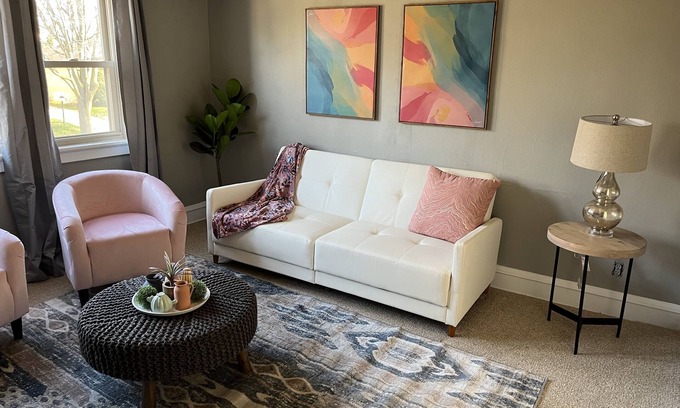 West Allis House | AAA stylish house provides everything you need and want from your vacation home.