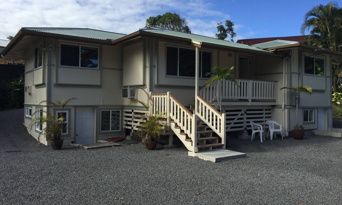 Keaukaha House | Aaron's Beach House - NEWly Renovated Private home with a 5 min walk to beach