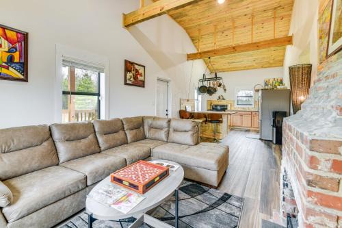 Abbeville House | Abbeville Cabin on 450 Acres Near Lake Eufaula!