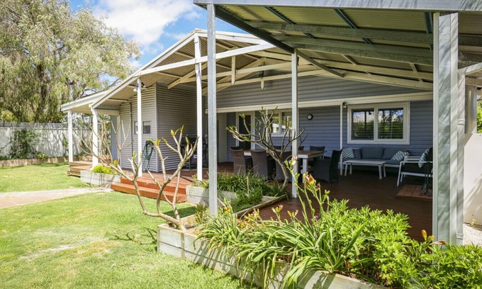 Abbey House | Abbey Bay Cottage - Pet Friendly, Wifi, Busselton