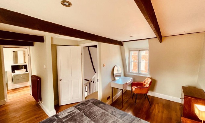 Bury St Edmunds House | Abbey Gardens Cottage