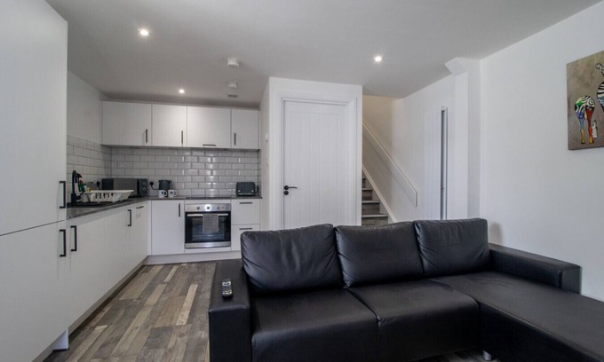Paisley House | Abbey House Apartment A