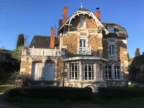 Gennes-Val-de-Loire House | Abbey Road Le Thoureil
