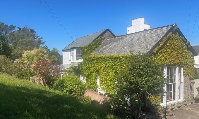 Westleigh House | Abbotsham Court- country house set in 2 acres close to South west coast path