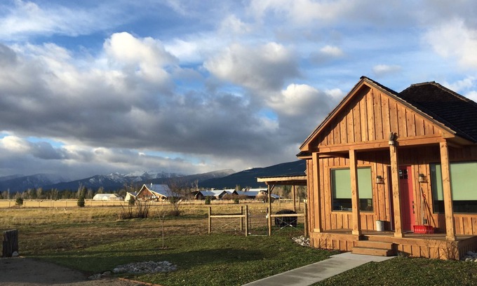 Grantsdale House | ABC acres' Gate House - Agritourism & Adventure in Montana's Bitterroot Valley!