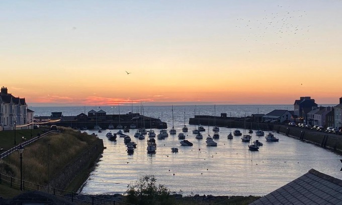 Aberaeron House | Aberaeron Island House - Panoramic Harbour Views