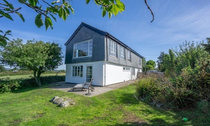 Abersoch House | Abersoch house. stunning 4 bedroom home, 10 minute walk to Abersoch beach