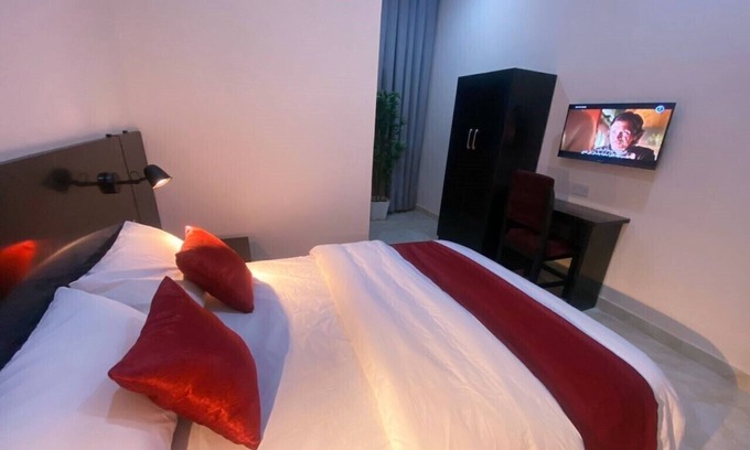 Abuja Hotel | Abi's Hotel- Luxury Hotel/WIFI/24hrs Security/10mins from the Airport