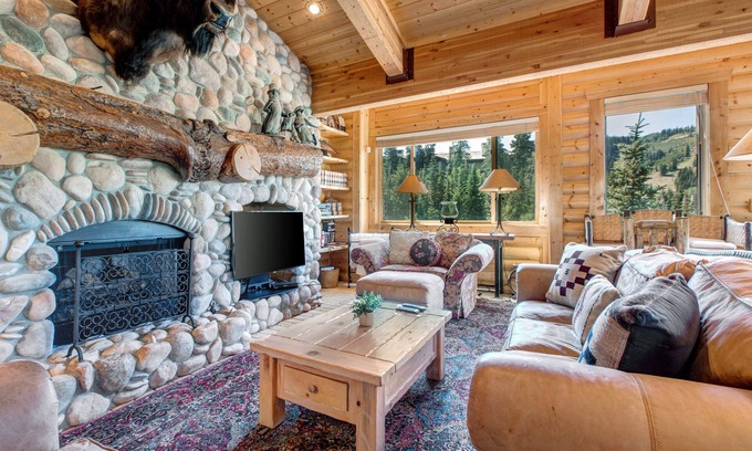 Deer Valley Condo | Abode at Black Bear #301 | Spacious Condo with Private Hot Tub & Balconies | Year-Round Mtn. Views