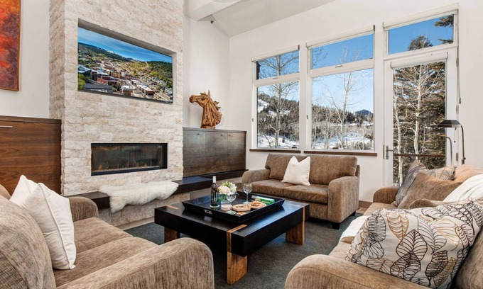 Empire Pass House | Abode at Little Belle #3 | Walk to Silver Lake