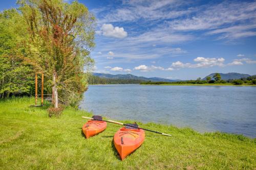Newport House | about 10 Mi to Newport Pend Oreille Riverfront Cabin