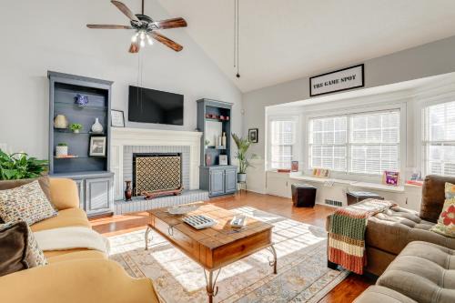 Centerville House | about 30 Mi to Atlanta - The Wellness Manor with Deck!
