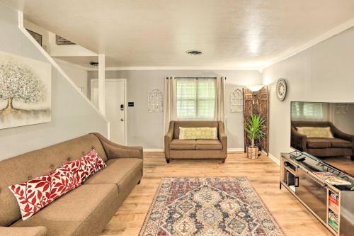 Fort Worth House | about 5 Mi to Dtwn Fort Worth Retreat with Fire Pit