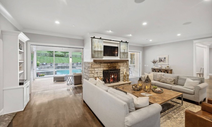 Mooreland Estates House | Above Nashville Bluegrass Retreat| BrentwoodI Pool/Spa| Private