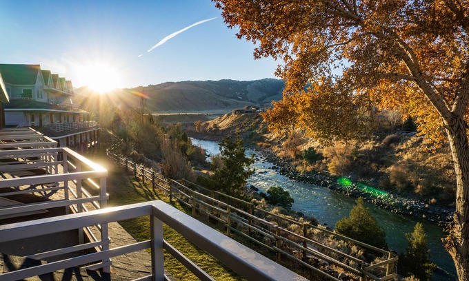 Gardiner Hotel | Absaroka Lodge