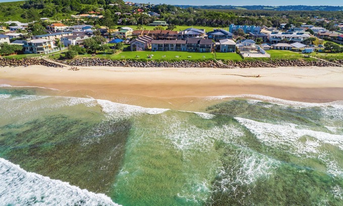 North Creek Apartment | Absolute Beachfront Apartment 4T