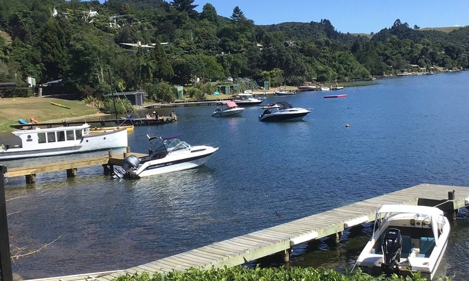 Lake Tarawera House | Absolute Lake edge, deep water jetty, sep chalet. Catch a trout off the Jetty.