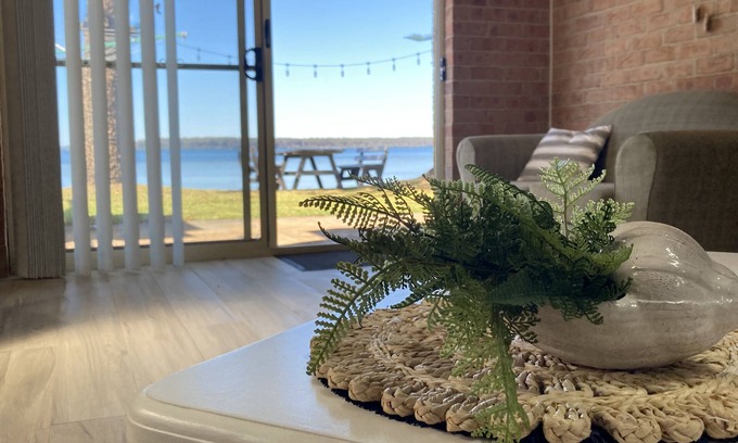 Sanctuary Point House | Absolute Waterfront Accomodation!