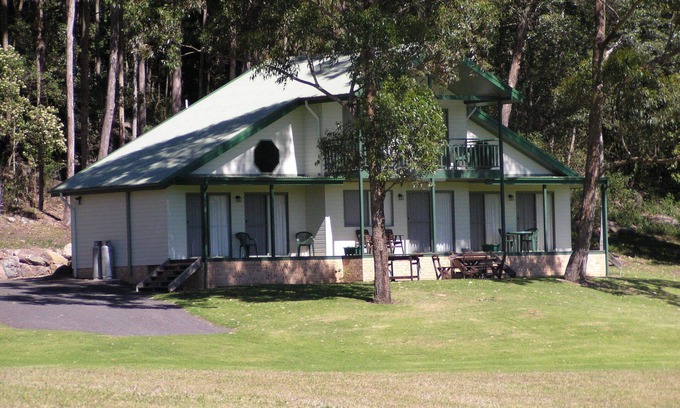 Longreach Villa | Absolute Waterfront - Grevillea At Shoalhaven Lodge