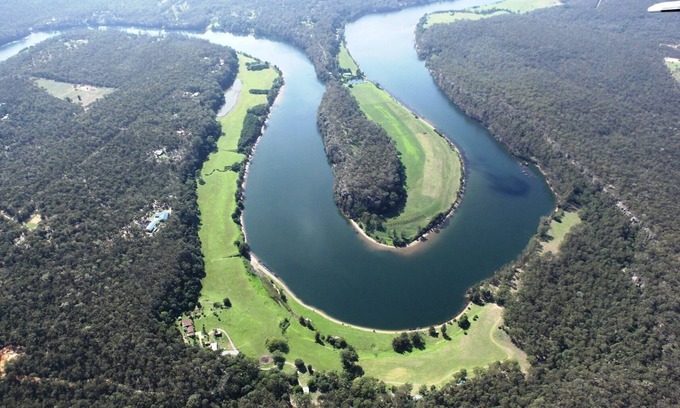 Longreach Villa | Absolute Waterfront - Grevillea, Banksia and Waratah Villas at Shoalhaven Lodge